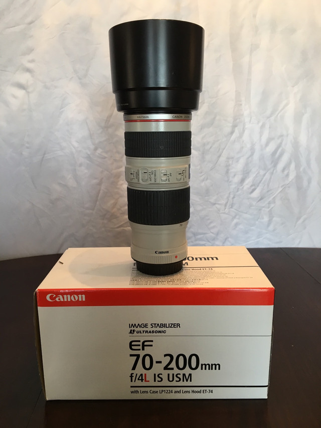 Canon 70-200 F4 IS USM in Cameras & Camcorders in Edmonton - Image 4