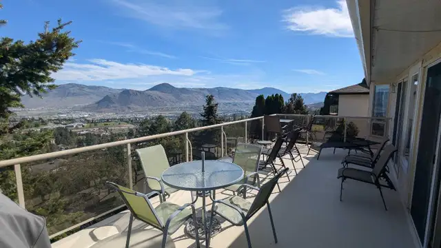 Upper Gleneagles Dr 3 Bedroom 2 Bathroom View Home
