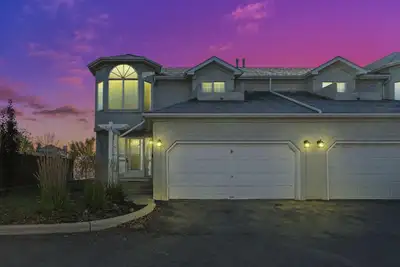 Are you a mature independent FEMALE that lives a busy lifestyle and is looking for a shared place to...