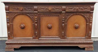 * IT'S HARD TO FIND THIS QUALITY OF CRAFTSMANSHIP ANYWHERE TODAY * 68 inches wide x 22 inches deep x...