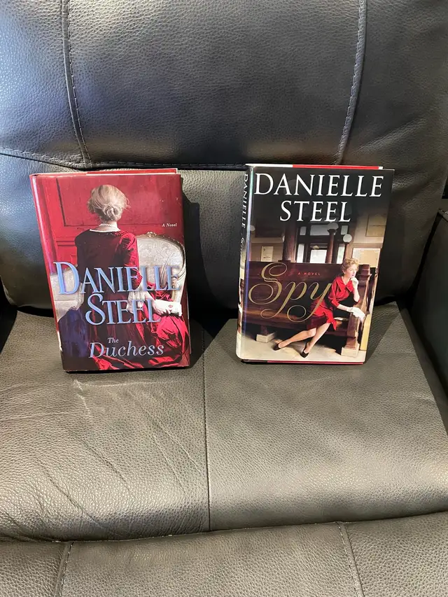 Danielle Steel Hardcover Books in Fiction in Kitchener / Waterloo - Image 2