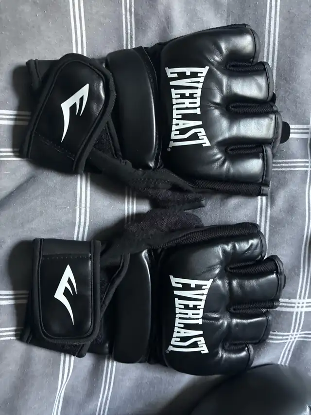 Everlast Boxing and MMA gloves in Other in Kingston - Image 5