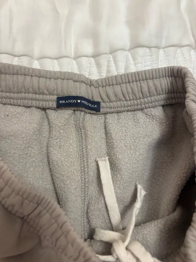 Brandy Melville Sweatpants  in Women's - Bottoms in Markham / York Region - Image 4