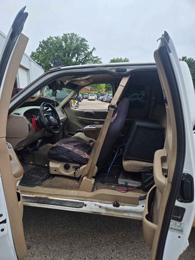 2000 ford f150  in Cars & Trucks in Sarnia - Image 4