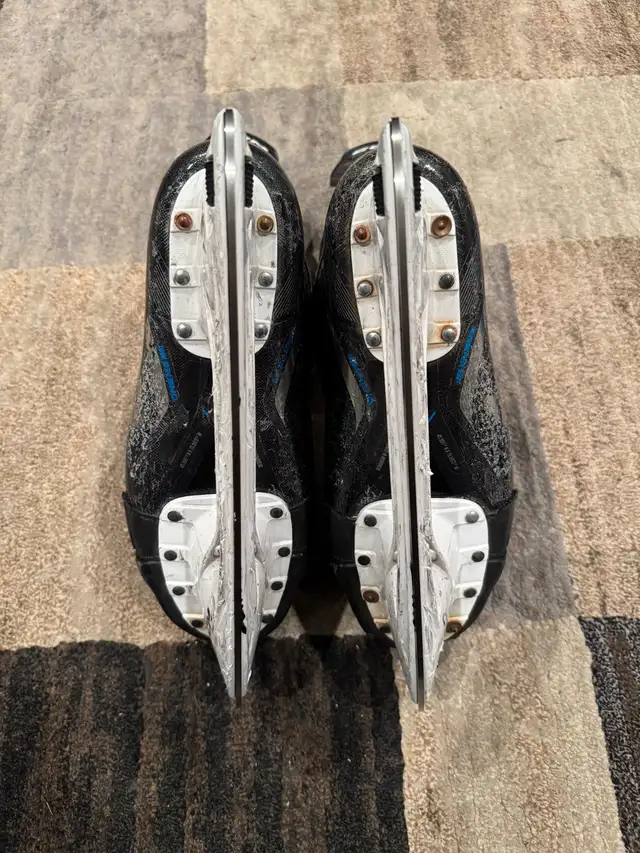 CCM JetSpeed FT6 Pro Custom – Grandeur 9 – 3 paires de lames in Hockey in Laval / North Shore - Image 6