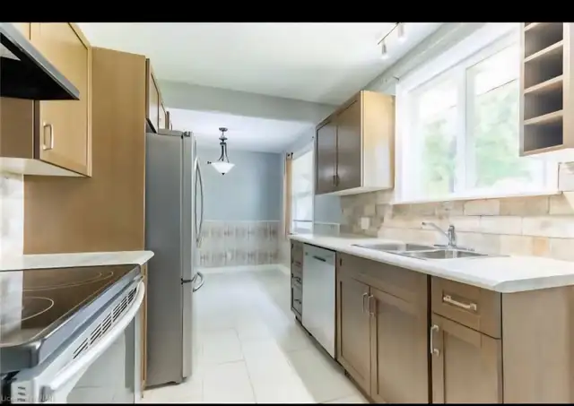 3 Bed 1 bad upper unit for rent63735892068097121