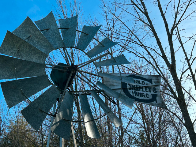 farm water pumping windmill in Other in Grand Bend - Image 2