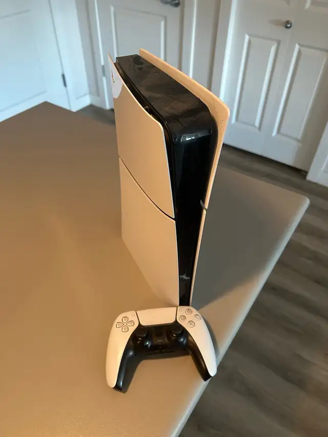 PS5 Digital W/ Controller495871305345945603