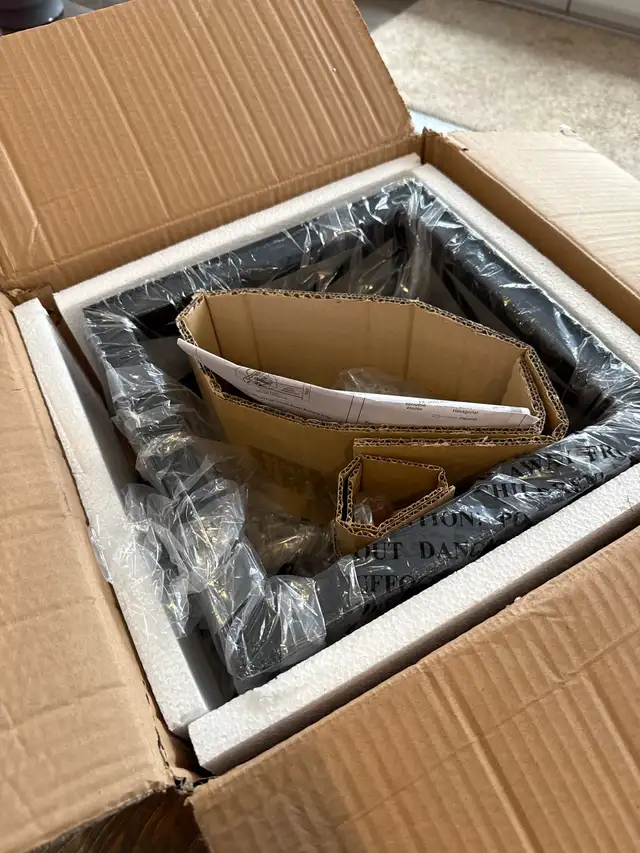 Outdoor Light Fixture in Outdoor Lighting in Kingston - Image 3