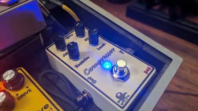 2112 - Keeley 4 Knob Compressor Circuit in Amps & Pedals in Ottawa - Image 3