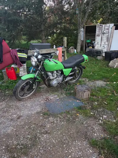 This classic Kawasaki 750 features a reliable 750cc engine and is currently available for purchase a...