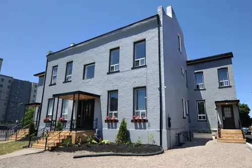 Welcome to one of the most attractive 1-bedroom apartments in downtown St. Catharines. This spacious...