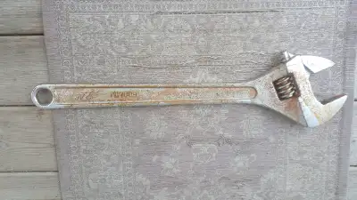 24"/600mm Adjustable Crescent Wrench, View more