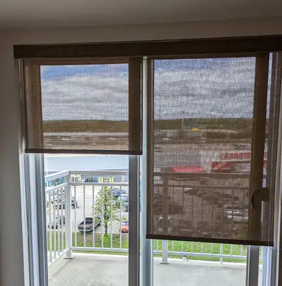 Toile solaire a rouleau pour porte patio avec cantonnière, View more