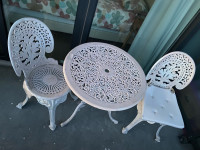 Set of 2 chair chairs and one table 