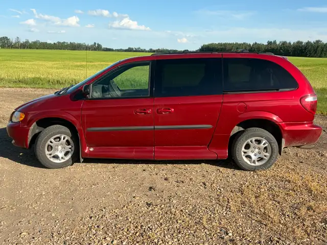 2003 Dodge Grand Caravan Side Wheelchair Ramp Van