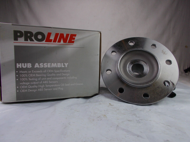 1997-2003 Ford F150 Wheel Hub Assembly in Other Parts & Accessories in Edmonton - Image 2