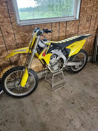 Nice bike New front and rear tires New sprockets and chain Runs great Don't ride it enough Call/text...