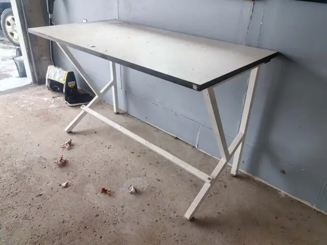 workshop desk in Desks in Ottawa - Image 3