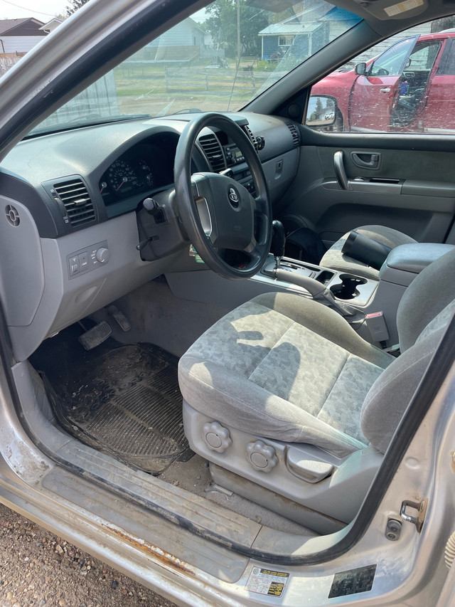 2006 Kia Sorento in Cars & Trucks in Medicine Hat - Image 3