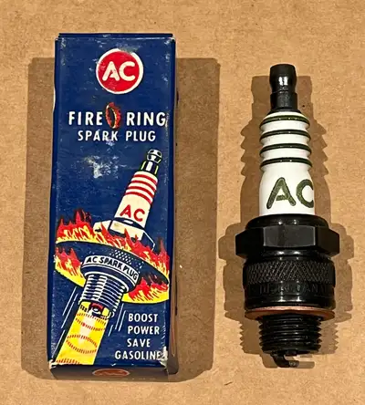 New Vintage AC Fire Ring Spark Plug #44 NOS w/ Box Made in Canada 1940s 1950s Chevrolet GMC Inline 6...