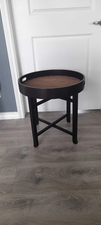 Small end table with removable top for serving