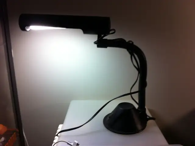 Black Desk Table Top Lamp in Desks in Ottawa - Image 5