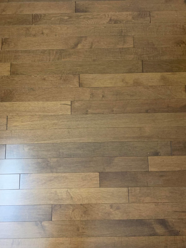 Plancher bois franc érable 3 1/4 100p2 Planchers et murs Laval/Rive