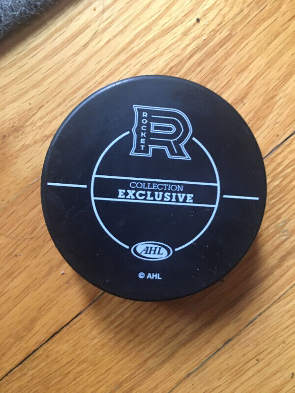 Laval Rocket NHL AHL Hockey Rondelle Equipe Logo dans Art et objets de collection  à Laval/Rive Nord - Image 2