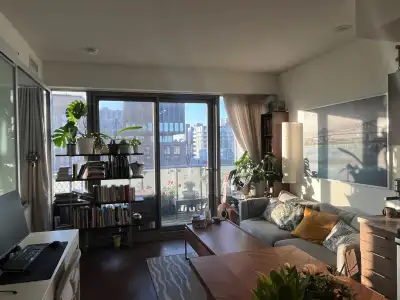 $2450 - Furnished 1br apt in Distillery District for 6mo sublet