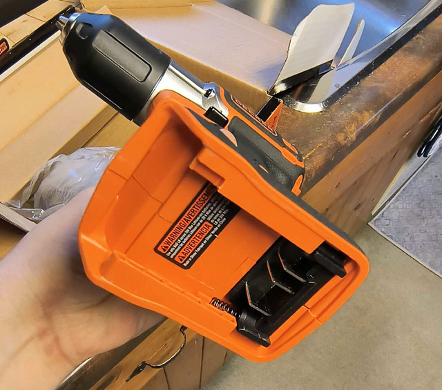 Black & Decker Cordless drill (no battery) in Hand Tools in Hamilton - Image 3