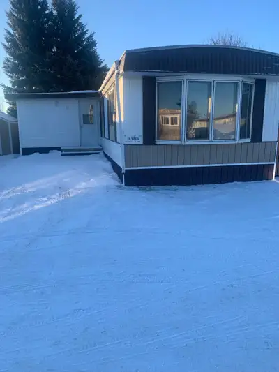 Looking for older 2-3 bedroom mobile homes to be moved