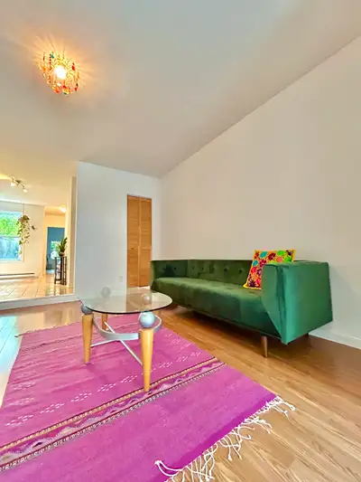 Furnished Month-to-Month Rental in Mile Ex – August 1