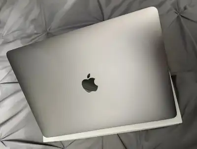 This MacBook Air from 2019 comes with a 1.6 GHz Dual-Core Intel Core i5 processor, 8 GB of memory, a...