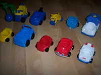 Grands et petits véhicules Fisher Price (2 images)