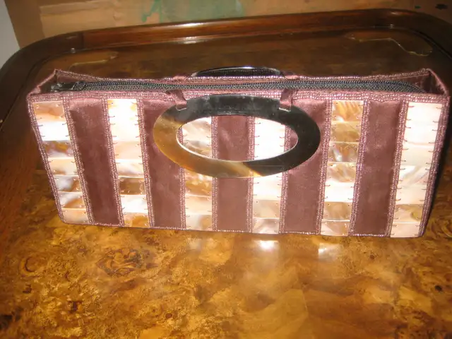Real Mother of Pearl Handbags with Buffalo Horn Handles628632825167381215