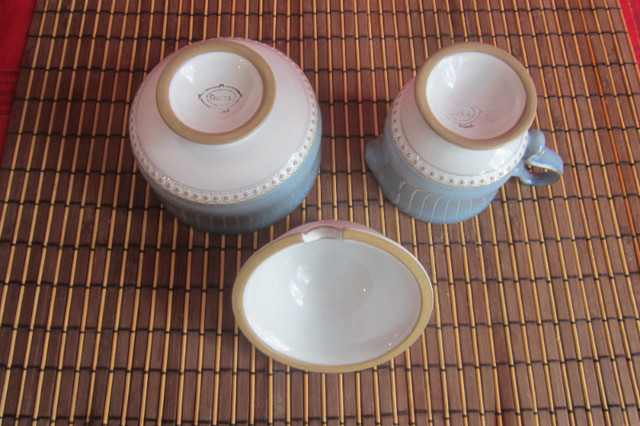 Denby Castile Sugar Bowl with Lid and Creamer in Kitchen & Dining Wares in Ottawa - Image 4