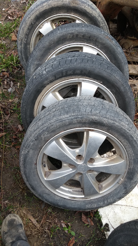 4 Tires/rims from 01-z24 cavalier, rims good shape. in Tires & Rims in Vernon - Image 2