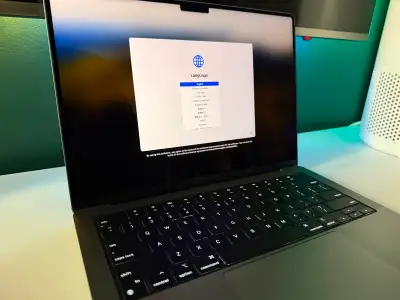 14” MacBook Pro - M3 (2023) - Mint condition, View more