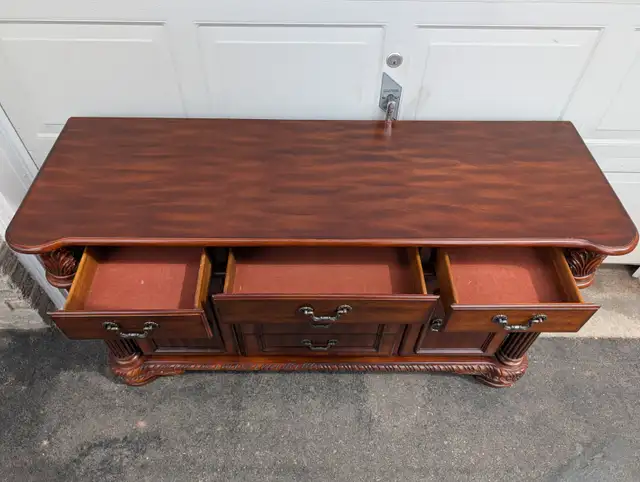 Sideboard Credenza Cabinet Large in Hutches & Display Cabinets in Oakville / Halton Region - Image 6