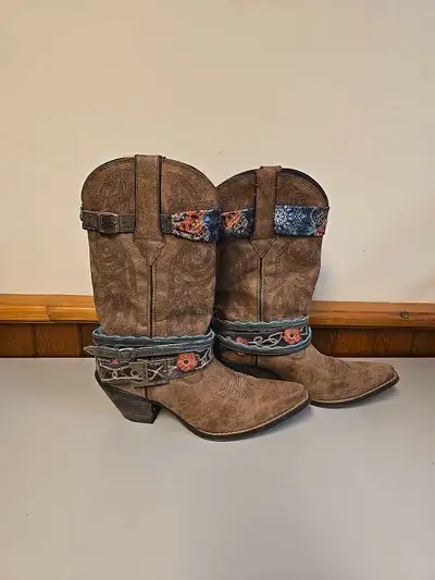 Durango Cowboy Boots Women Size 8.5 Great Condition, View more