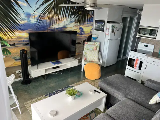 OCEANFRONT MAKAHA SUNSET CONDO Oahu Hawaii (sleeps 2) in Hawaii in Canada - Image 5