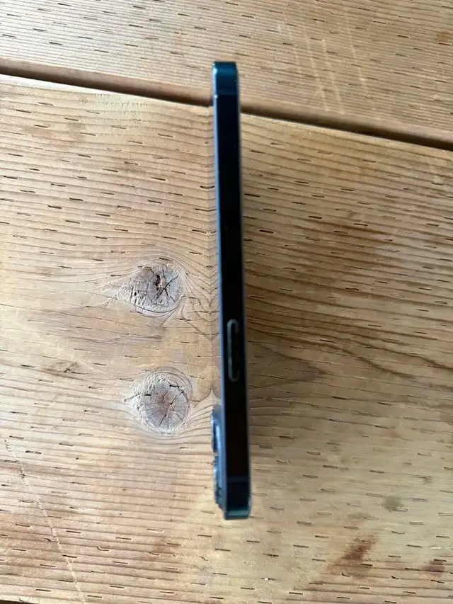 iPhone 13 in Other in Markham / York Region - Image 5