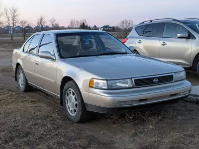 A chance for you to own a rare, well-known Japanese durability, good running condition 1993 Nissan M...