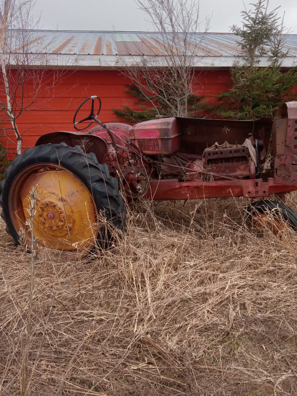 Old tractor for parts or lawn ornament! in Other in Summerside - Image 2