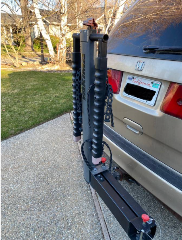 Yakima Full-swing bike carrier in Other in Ottawa - Image 10