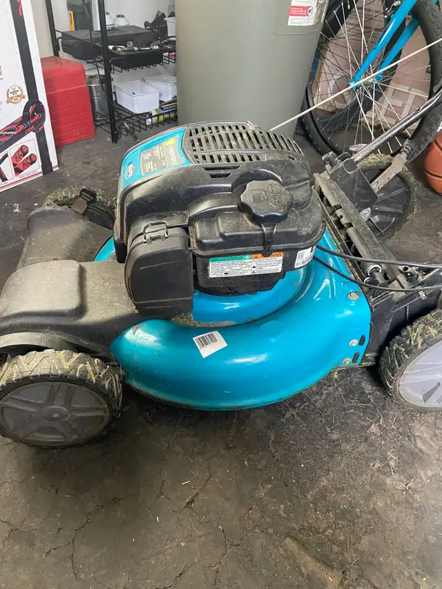 Lawn Mower in Lawnmowers & Leaf Blowers in City of Toronto - Image 4