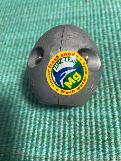 Boat shaft anode for freshwater. Bought in error, brand new, unused. Dimensions: ID : 1" OD : 2-1/8"...