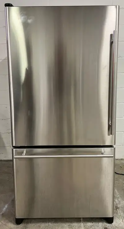 Refrigerator “JENNAIR” With WATER & ICE H70/W33/D31, View more