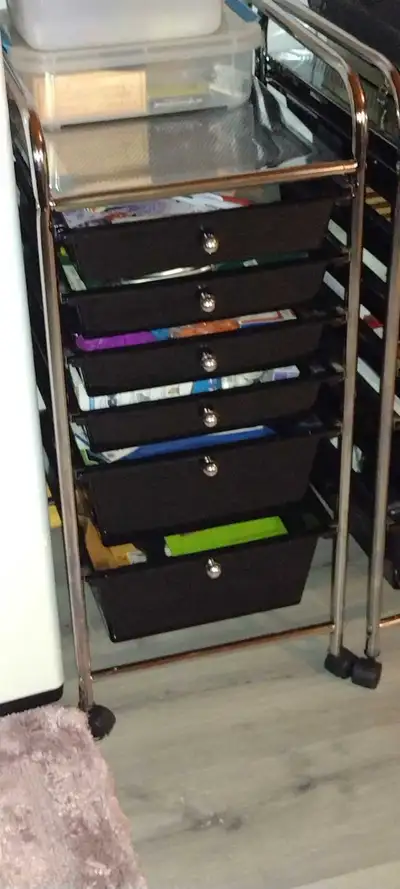 Chariot à tiroirs, View more